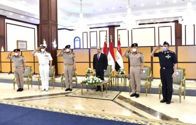 بالصور.. لقاء الرئيس مع قادة القوات المسلحة في مسجد المشير طنطاوي