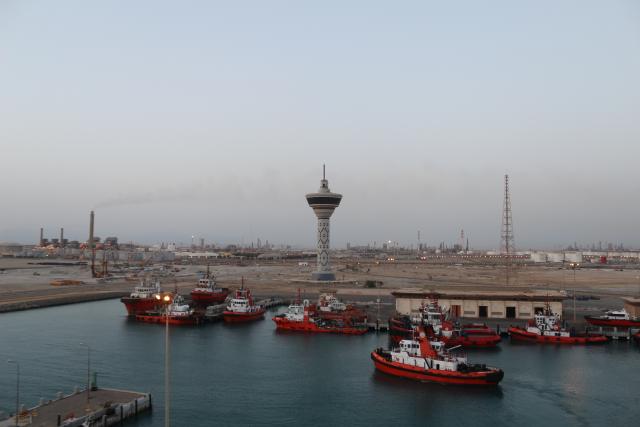 أنباء عن تعرض سفينة لهجوم قبالة ساحل ميناء ينبع في السعودية