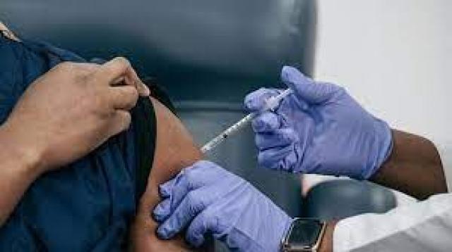 الصحة: تطعيم  2500 مواطن من أصحاب المعاشات من خلال القوافل الطبية المتحركة