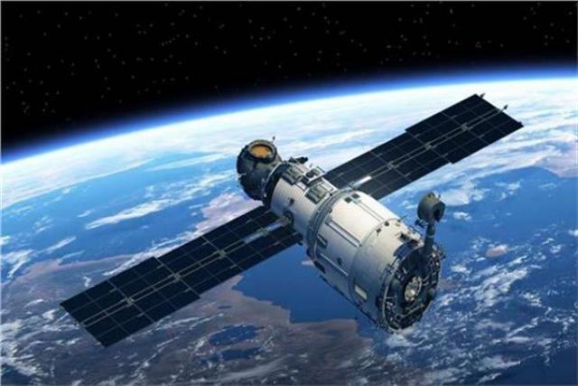 رئيس وكالة الفضاء المصرية يكشف موعد إطلاق القمرالصناعي المصري”مصر سات 2”