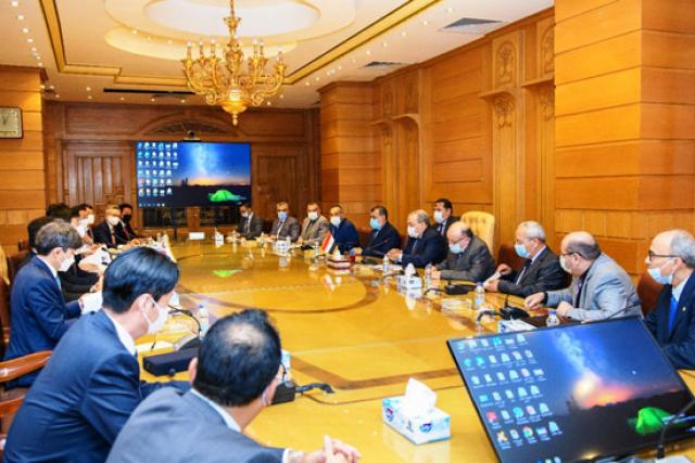 تفاصيل مباحثات وزير الإنتاج الحربى مع  وزير إدارة المشتريات الدفاعية بكوريا الجنوبية