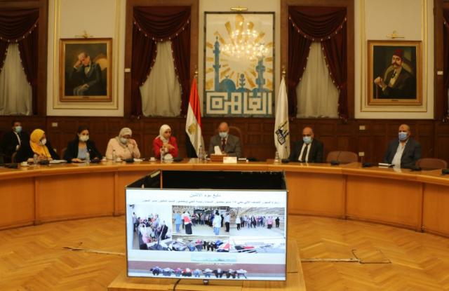 محافظ القاهرة يلتقى بوفد ممثلى البرنامج الرئاسي لتأهيل التنفيذيين