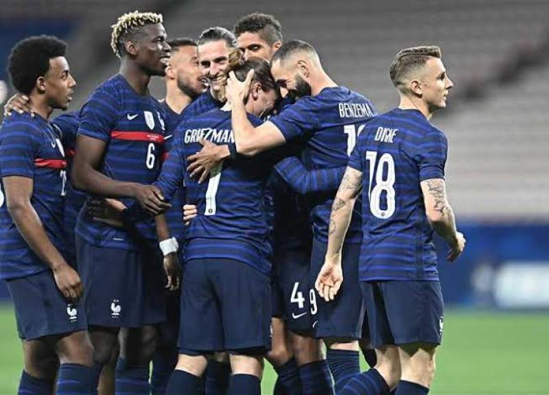 فرنسا تواجه أستراليا اليوم في بداية رحلة الدفاع عن لقب كأس العالم