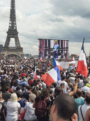 تفاصيل المظاهرات الحاشدة التي اندلعت فى شوارع فرنسا
