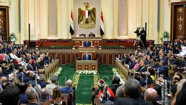 المستشار إبراهيم الهنيدى يفوز برئاسة اللجنة التشريعية في مجلس النواب