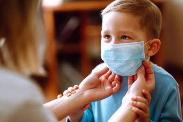 نبأ مؤسف من «الصحة» بشأن إصابات فيروس كورونا بين الأطفال