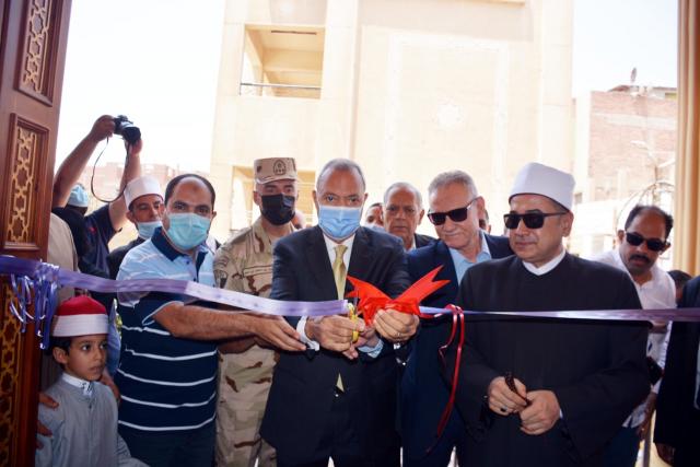 محافظ القليوبية يفتتح مسجد فاطمة الزهراء بكفر شكر ويلتقي بالمواطنين