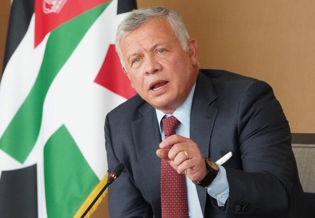 ملك الأردن يوجه رسالة هامة لوزيرة الدفاع اللبنانية