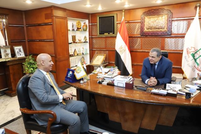 وزير القوى العاملة يزف أخبار سارة للعمالة المصرية في الخارج