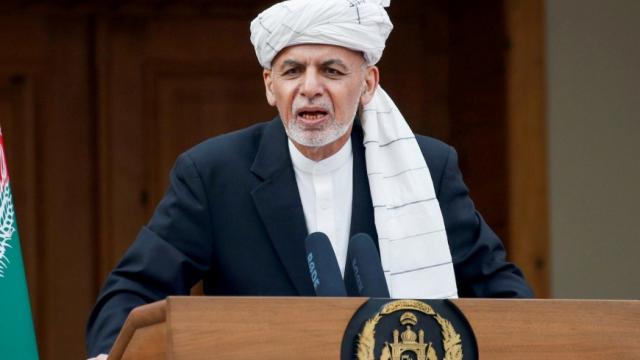 عاجل.. تصريحات خطيرة لـ الرئيس الأفغاني بعد هروبه إلي الإمارات