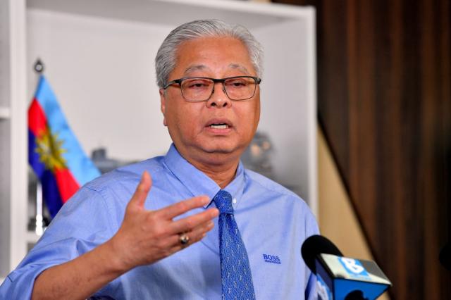 نائب رئيس الوزرء الماليزي يقترب من تشكيل الحكومة