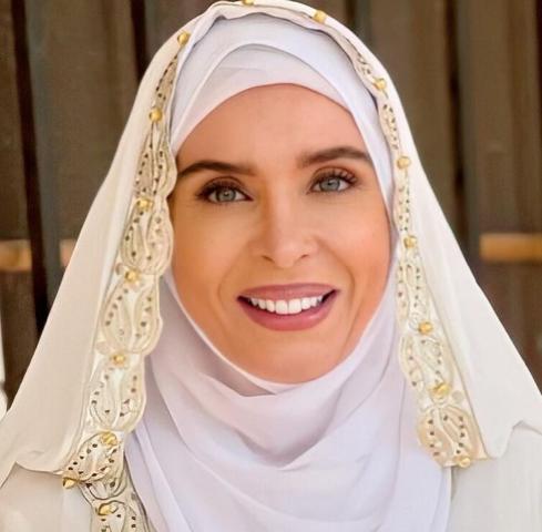دينا تعود لإثارة الجدل بالحجاب عبر ”انستجرام”