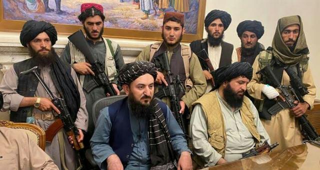 عاجل .. طالبان تحشد قواتها لإعلان الحرب على المقاومة الأفغانية