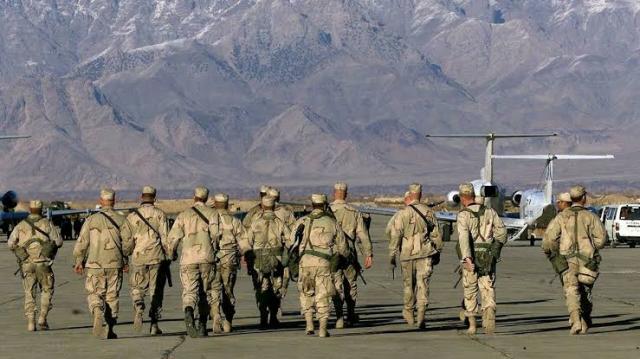أمريكا تُعلن سحب قواتها من مطار كابول