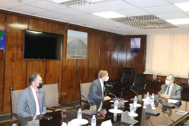 كواليس لقاء وزير الكهرباء مع الرئيس التنفيذى الجديد لشركة سيمنس