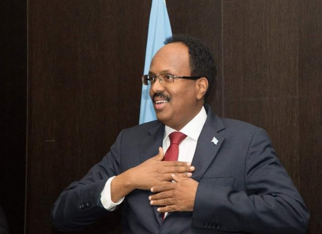 الرئيس الصومالي ينقلب على رئيس الحكومة..تفاصيل