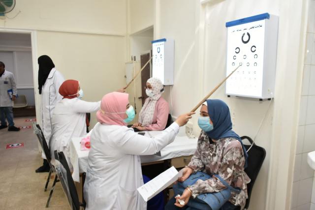 بالصور .. بدء الكشف الطبي للطلاب الجدد الملتحقين بكليات جامعة القاهرة