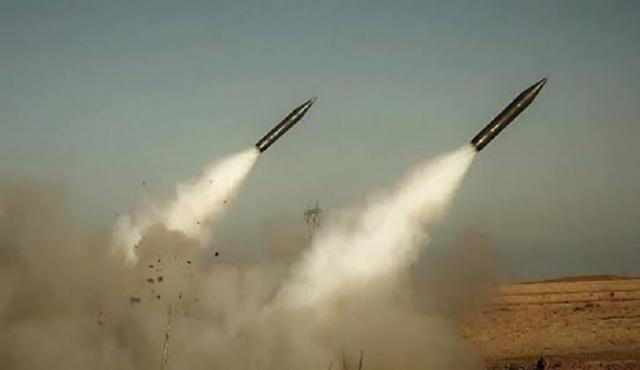 الحوثيون يستهدفون السعودية بصاروخ باليستي.. والتحالف العربي يتصدى