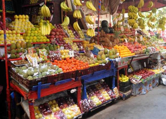 استقرار فى أسعار الفاكهة بسوق الجملة بالعبور