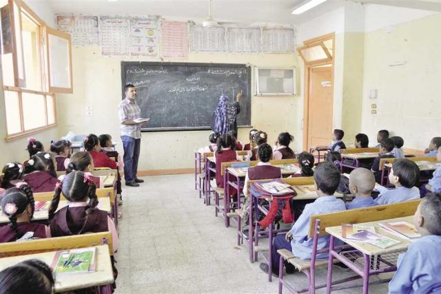 احتفالاً بيوم المدرس.. «الإحصاء» يرصد أوضاع المعلمين في مصر