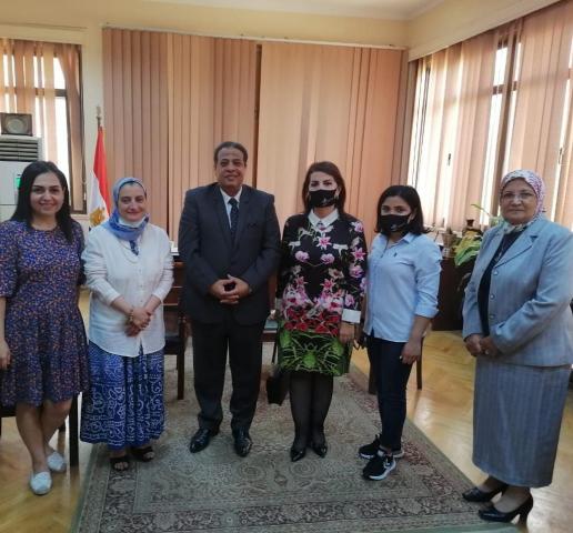 وفد من جمهورية أذربيجان في زيارة لكلية الآداب بجامعة عين شمس