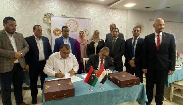 استعداداً لعودة العمالة المصرية إلي طرابلس: توقيع بروتوكول ربط إلكترونى مع ليبيا