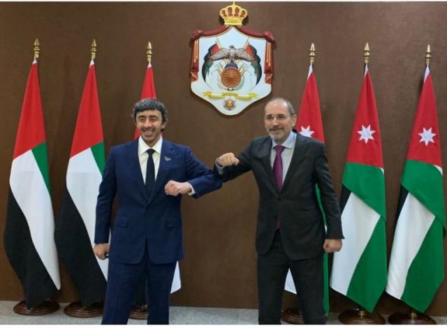 وزير الخارجية الإماراتي ونظيره الأردني يبحثان تطوير العلاقات الثنائية بين البلدين