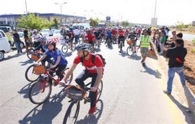 مدبولى يشهد إطلاق مضمار الدراجات بمدينة الخارجة