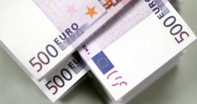إرتفاع اليورو وتراجع الاسترليني بتعاملات اليوم