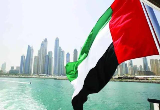 الإمارات تُسجل أول إصابة بمتحور أوميكرون