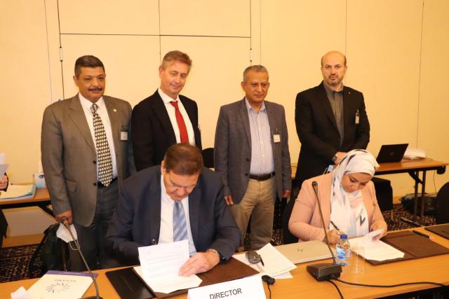توقيع اتفاقيه تعاون بين أكاديمية البحث العلمي والمركز الدولي لأبحاث ضوء السنكروترون
