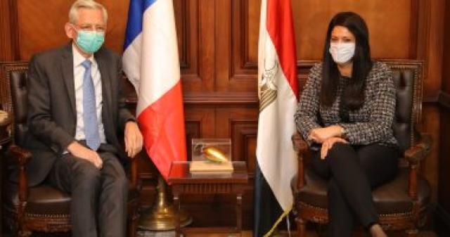 وزيرة التعاون الدولى تلتقى السفير الفرنسي الجديد في القاهرة