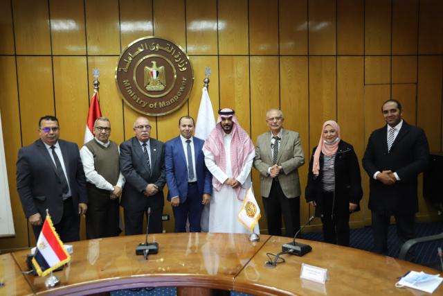 الاجتماع التنسيقي بين ممثلي وزارة القوى العاملة والسعودية