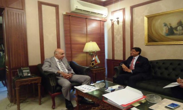 وزير السياحة يبحث مع سفير الهند بالقاهرة آفاق التعاون السياحي