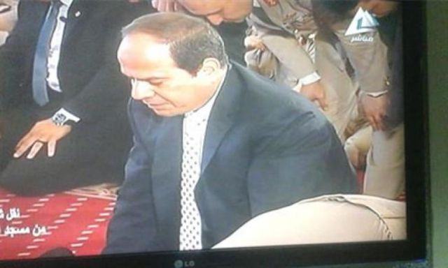 الرئيس يؤدى صلاة الجمعة بمسجد المشير طنطاوى