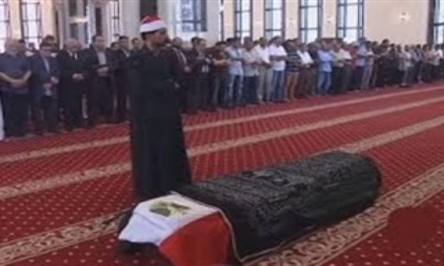 بالفيديو.. أحمد موسى: جنازة ”عمر الشريف” لا تليق به