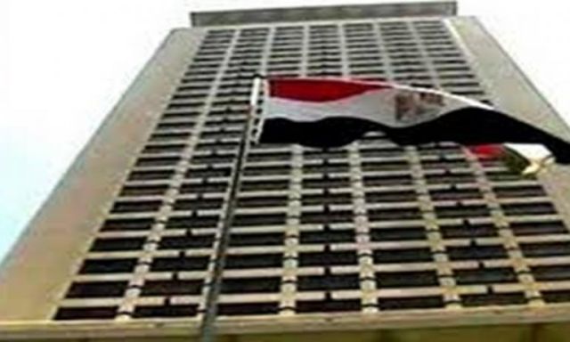 الخارجية تناشد المواطنين بالخارج بسرعة التوجه إلى البعثات المصرية