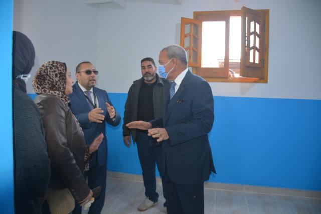 محافظ القليوبية يتفقد عددا من المنازل بعد تطويرها ضمن برنامج سترة بمصر الخير