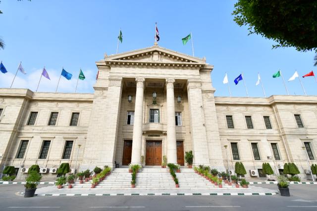 تفاصيل اجتماع مجلس إدارة مستشفيات قصر العيني بجامعة القاهرة