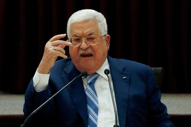 عباس يتقدم بطلب هام لجانتس يتعلق بالأسرى الأمنيين