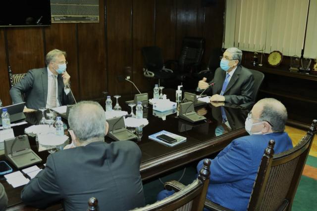 تفاصيل مباحثات وزير الكهرباء مع سفير الدنمارك في مصر لتعزيز سبل التعاون