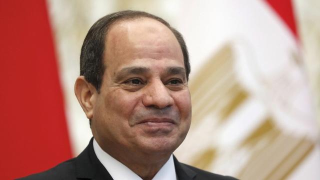السيسي يؤكد تمسك مصر بالتوصل إلى اتفاق ملزم لسد النهضة
