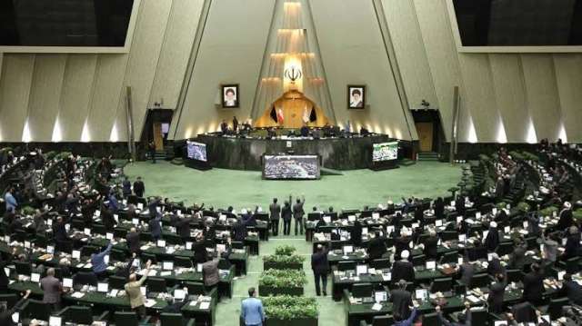 فيروس كورونا يضرب البرلمان الإيراني بشراسة