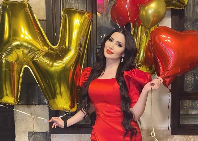 نسرين طافش تحتفل بعيد ميلادها رفقة أصدقائها