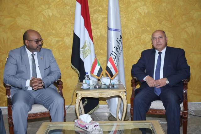وزيرا النقل المصري والسوداني يبحثان سبل التعاون المشترك في عدد من مجالات النقل