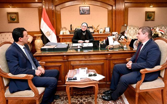 عادل الصقر: الدولة المصرية تمثل العمق الإستراتيجي للعالم العربي
