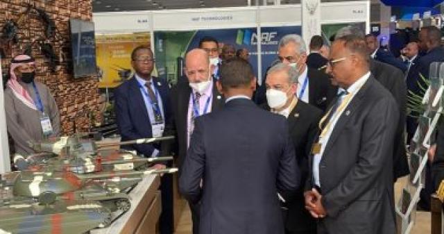 وزير الإنتاج الحربى يتفقد جناح الصناعات الدفاعية السودانية بمعرض الدفاع بالسعودية