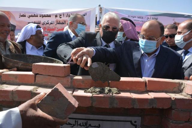 بالصور.. وزير التنمية المحلية ومحافظ جنوب سيناء يضعان حجر الأساس لإنشاء محطة مياه تحلية البحر بـ طابا