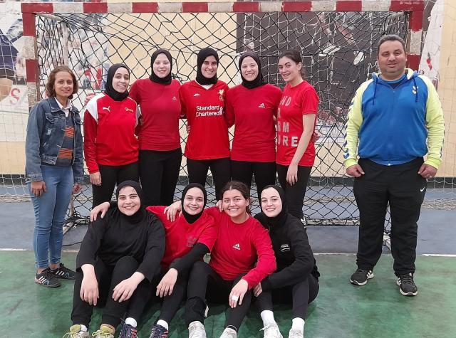 منتخب كرة اليد طالبات لجامعة عين شمس يتوج بالمركز الأول في بطولة دورى الجامعات المصرية