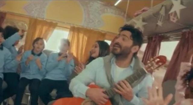 تامر حسنى يتعاون مع أبناءه فى أغنية” رمضان كريم”